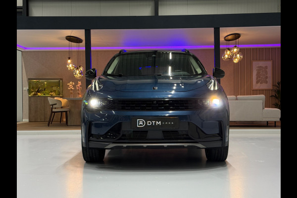 Lynk & Co DTM Shadow Edition 01 1.5 262PK Pano | NAP | 360° Camera|Navi| Adapt. Cruise | Elektr. Achterklep | 1800 kg Trekgewicht
