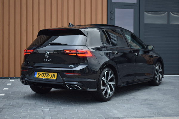 Volkswagen Golf 1.5 eTSI 150pk DSG R-Line | Pano | IQ-light | Camera