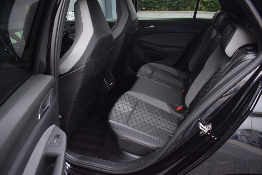 Volkswagen Golf 1.5 eTSI 150pk DSG R-Line | Pano | IQ-light | Camera