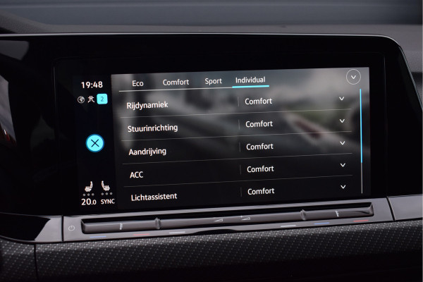Volkswagen Golf 1.5 eTSI 150pk DSG R-Line | Pano | IQ-light | Camera