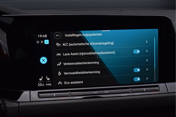 Volkswagen Golf 1.5 eTSI 150pk DSG R-Line | Pano | IQ-light | Camera