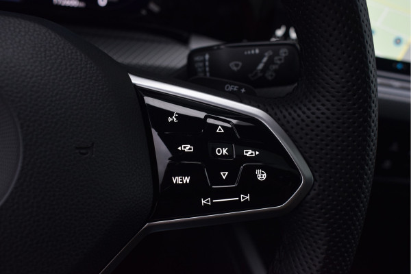 Volkswagen Golf 1.5 eTSI 150pk DSG R-Line | Pano | IQ-light | Camera