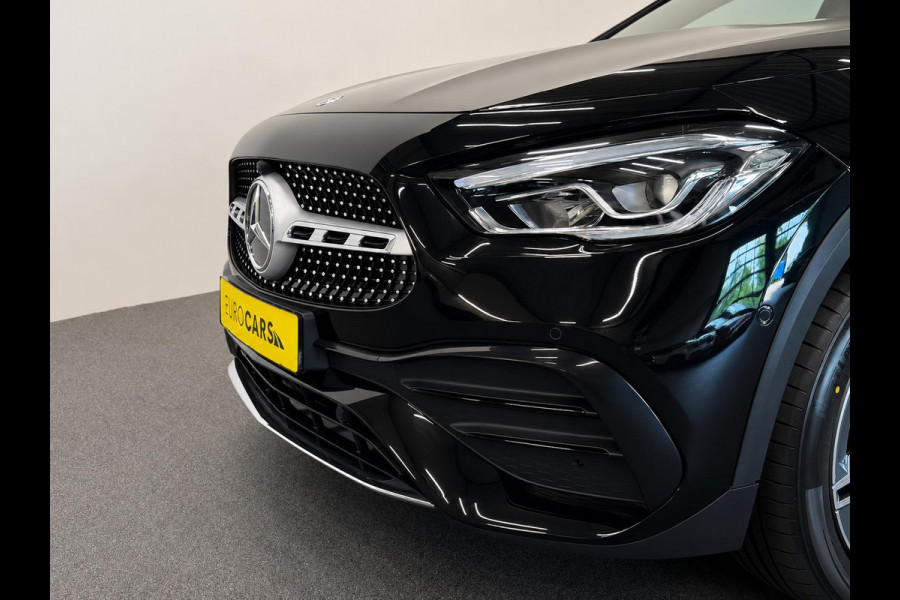 Mercedes-Benz GLA 200 AMG Line Business Solution Automaat Panoramadak Camera Stoelverwarming Ambient Lighting