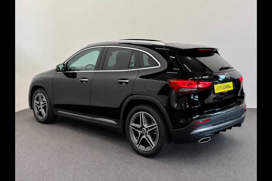 Mercedes-Benz GLA 200 AMG Line Business Solution Automaat Panoramadak Camera Stoelverwarming Ambient Lighting
