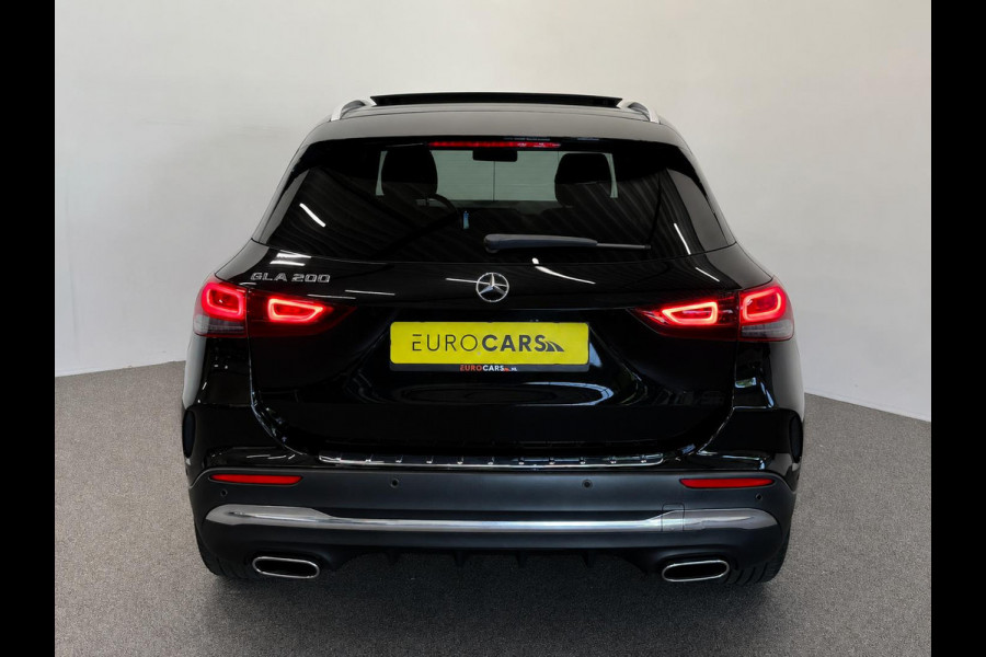Mercedes-Benz GLA 200 AMG Line Business Solution Automaat Panoramadak Camera Stoelverwarming Ambient Lighting
