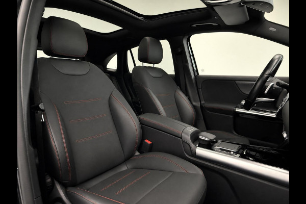 Mercedes-Benz GLA 200 AMG Line Business Solution Automaat Panoramadak Camera Stoelverwarming Ambient Lighting