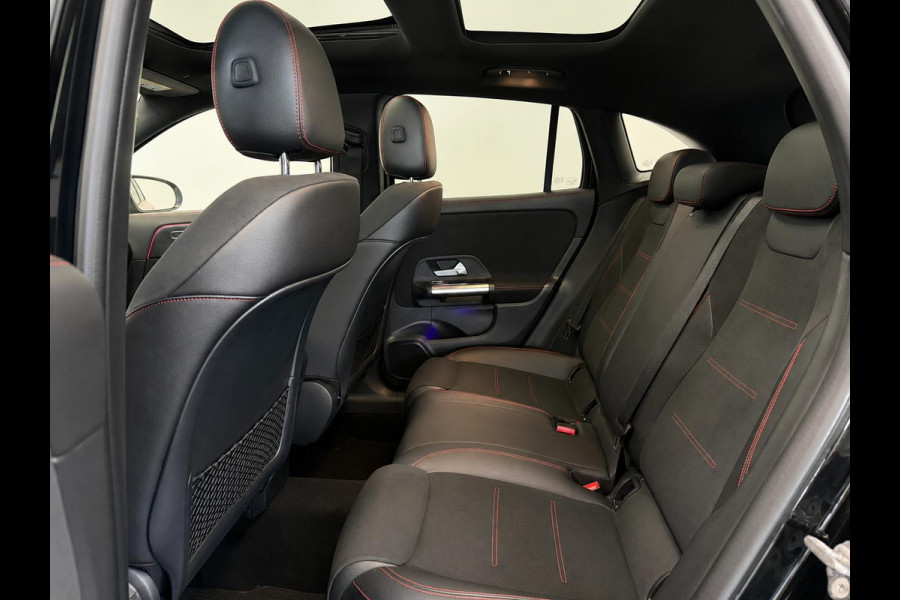 Mercedes-Benz GLA 200 AMG Line Business Solution Automaat Panoramadak Camera Stoelverwarming Ambient Lighting