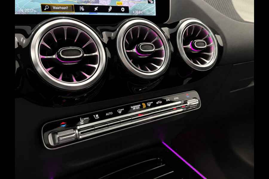 Mercedes-Benz GLA 200 AMG Line Business Solution Automaat Panoramadak Camera Stoelverwarming Ambient Lighting