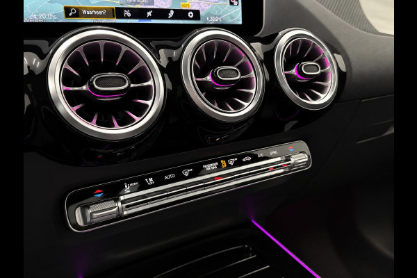 Mercedes-Benz GLA 200 AMG Line Business Solution Automaat Panoramadak Camera Stoelverwarming Ambient Lighting