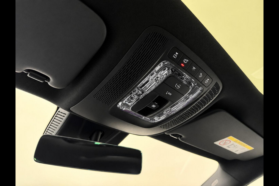 Mercedes-Benz GLA 200 AMG Line Business Solution Automaat Panoramadak Camera Stoelverwarming Ambient Lighting