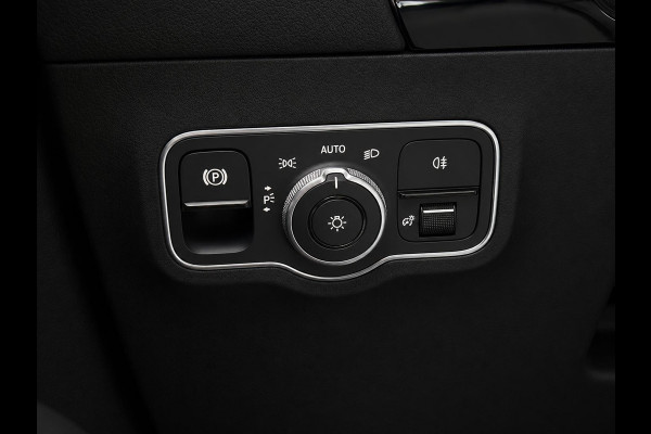 Mercedes-Benz GLA 200 AMG Line Business Solution Automaat Panoramadak Camera Stoelverwarming Ambient Lighting