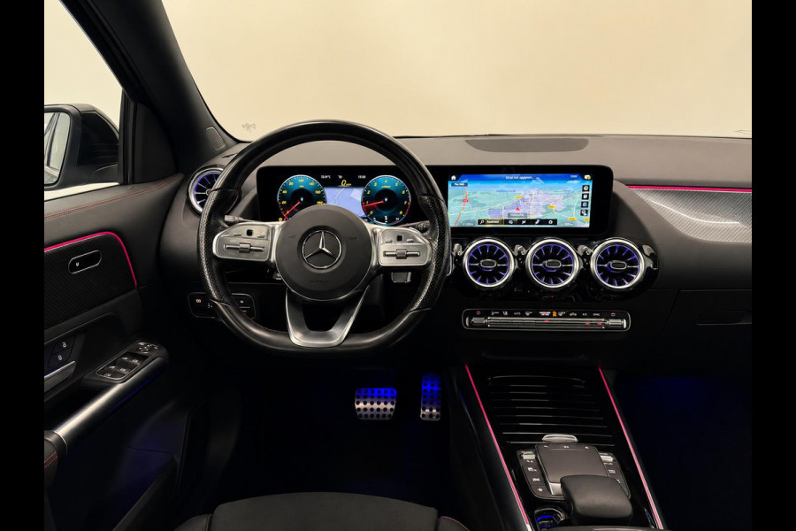 Mercedes-Benz GLA 200 AMG Line Business Solution Automaat Panoramadak Camera Stoelverwarming Ambient Lighting
