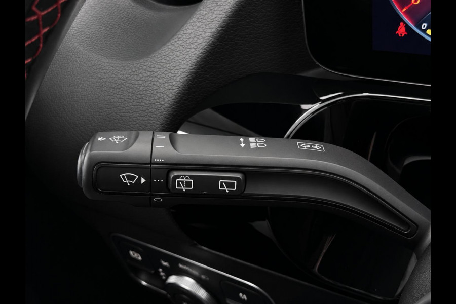 Mercedes-Benz GLA 200 AMG Line Business Solution Automaat Panoramadak Camera Stoelverwarming Ambient Lighting