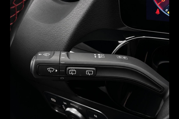 Mercedes-Benz GLA 200 AMG Line Business Solution Automaat Panoramadak Camera Stoelverwarming Ambient Lighting