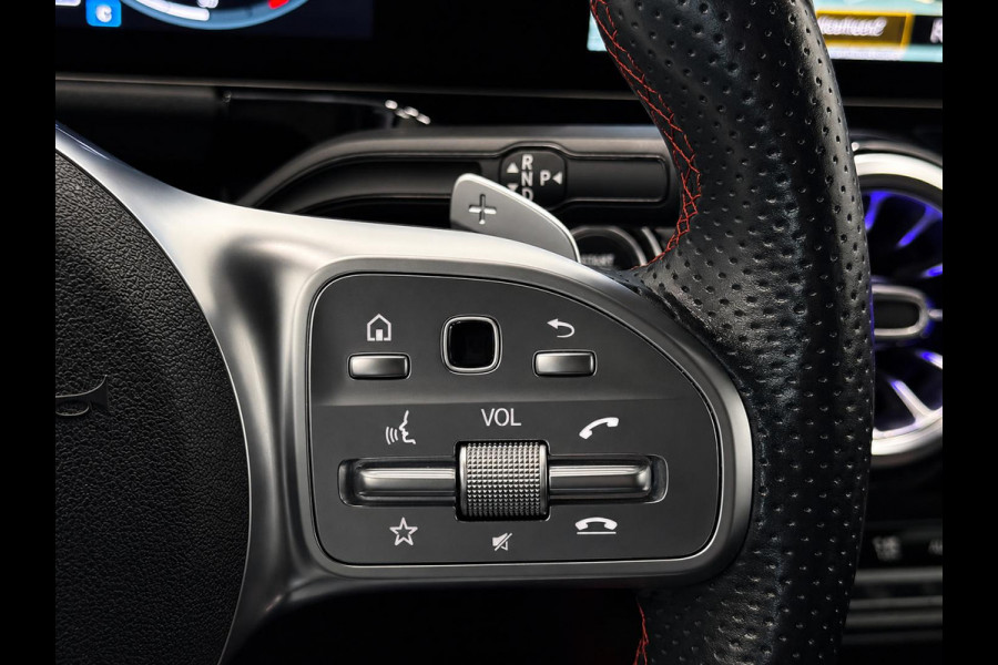 Mercedes-Benz GLA 200 AMG Line Business Solution Automaat Panoramadak Camera Stoelverwarming Ambient Lighting