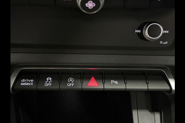 Audi Q3 3x S-Line | Black edition| Pano | Matrix Led | CarPlay | Cam | ACC