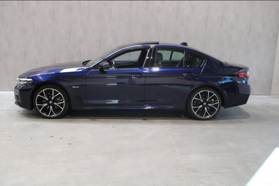 BMW 5 Serie 530e M-Sport Plus, Full option panoramadak/19inch/Harman Kardon/Head upp NL Auto