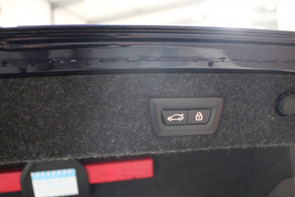 BMW 5 Serie 530e M-Sport Plus, Full option panoramadak/19inch/Harman Kardon/Head upp NL Auto