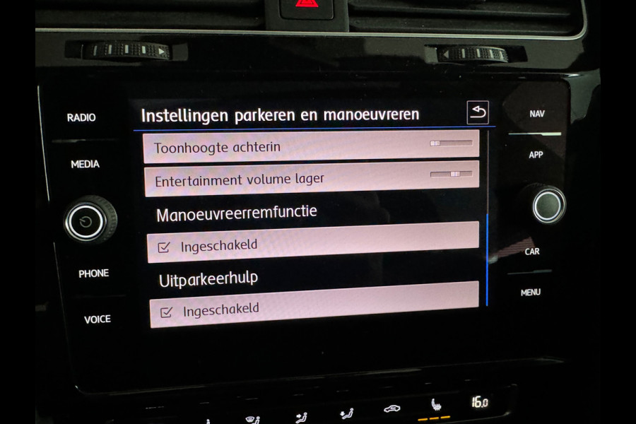 Volkswagen Golf 2.0 TSI 4Motion R Pano|Keyless|Dynaudio|Sfeer