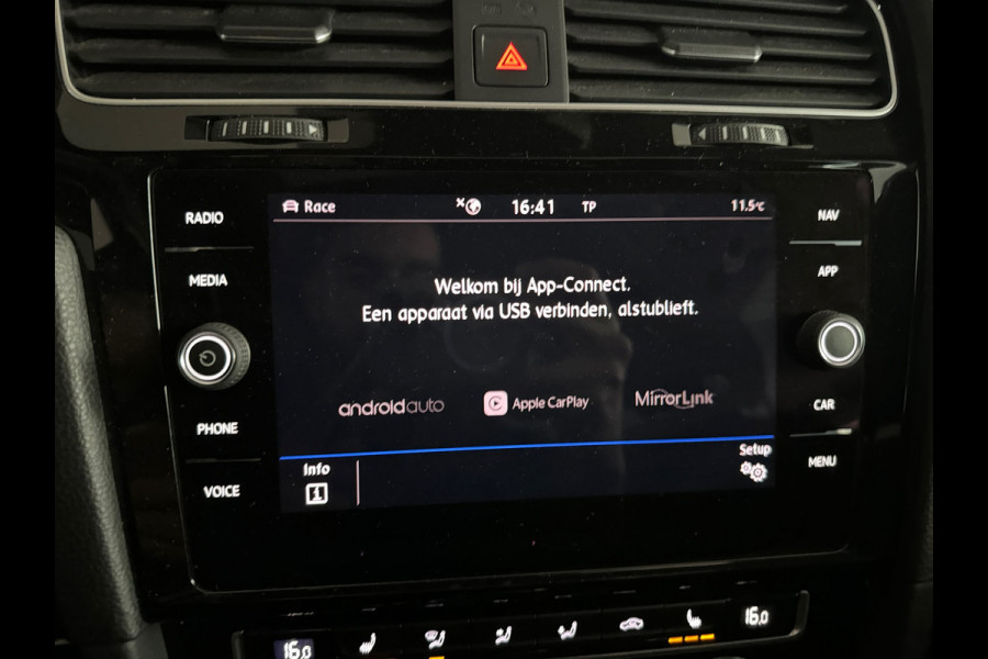 Volkswagen Golf 2.0 TSI 4Motion R Pano|Keyless|Dynaudio|Sfeer