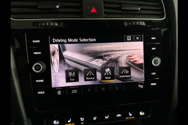 Volkswagen Golf 2.0 TSI 4Motion R Pano|Keyless|Dynaudio|Sfeer