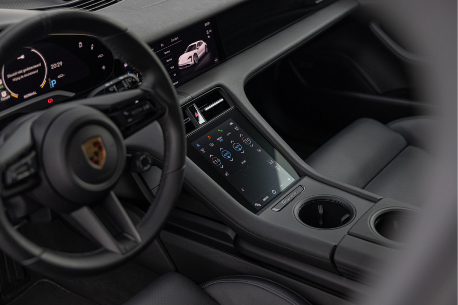 Porsche Taycan Cross Turismo 4 93 kWh Pano HuD PASM Bose 20'' Vossen Sport-Chrono