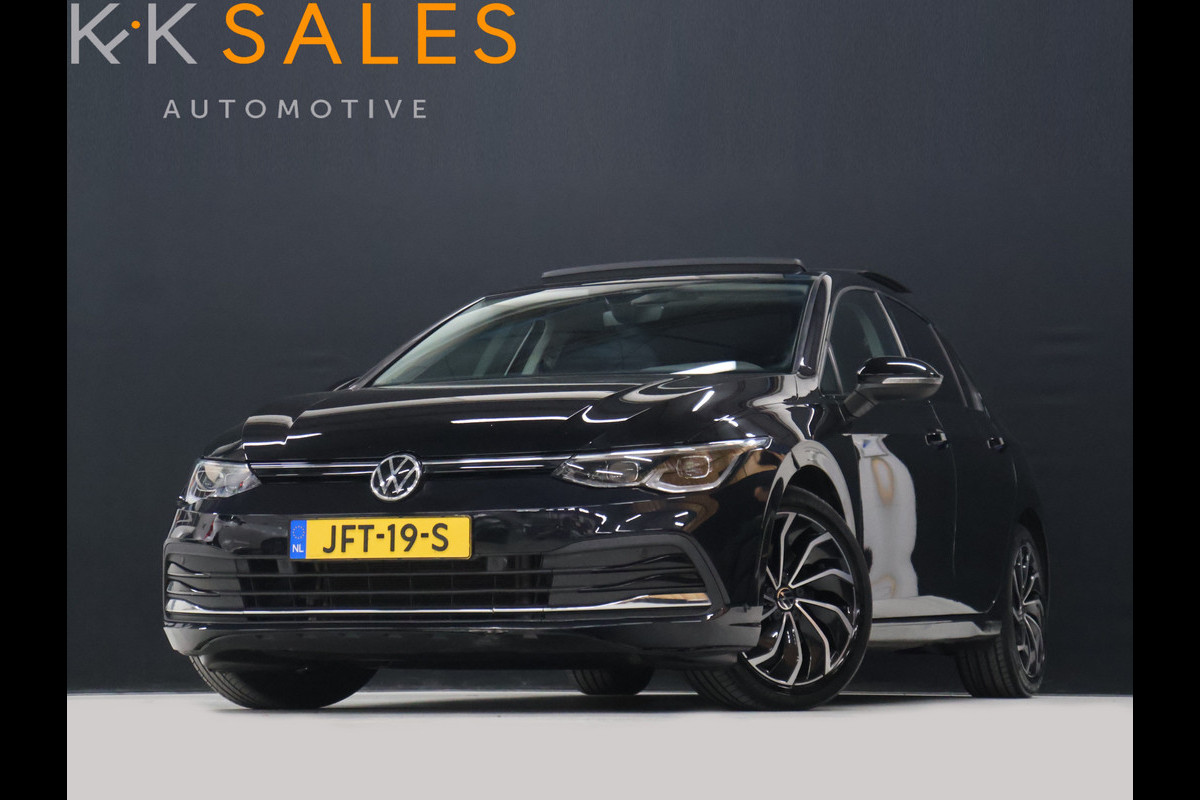 Volkswagen Golf 1.5 eTSI R-Line [SCHUIFKANTELDAK, APPLE CARPLAY, ANDROID, TREKHAAK, MEMORY SEATS, STOEL-/STUURVERWARMING, ADAPTIVE CRUISE, PDC V+A, DIGITAL DASH, SFEERVERLICHTING, NAVIGATIE]