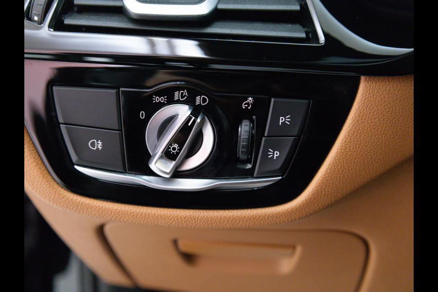 BMW 5 Serie 545e xDrive M-Sport | Open Dak | Trekhaak elec. | 360 Camera | Stoel- & Stuurverwarming | Adaptieve Cruise | Lederen bekleding, Comfortstoelen, Electrosche verstelbare voorstoelen