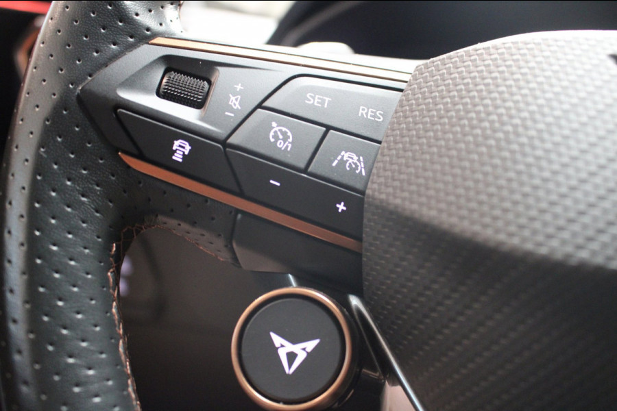CUPRA Formentor 1.4 e-Hybrid VZ Copper Edition Pano/Leer/Kuipstoelen Memory/Trekhaak Full Option NL Auto