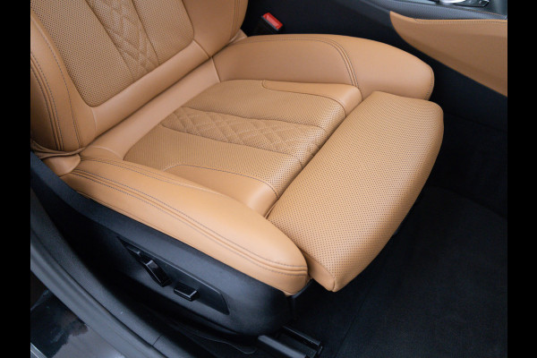 BMW 5 Serie 545e xDrive M-Sport | Open Dak | Trekhaak elec. | 360 Camera | Stoel- & Stuurverwarming | Adaptieve Cruise | Lederen bekleding, Comfortstoelen, Electrosche verstelbare voorstoelen