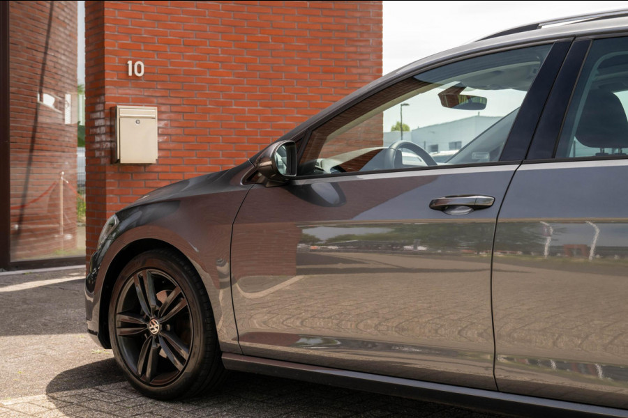 Volkswagen Golf Variant 1.5 TSI Highline ACC Pano Massage Orig NL Auto