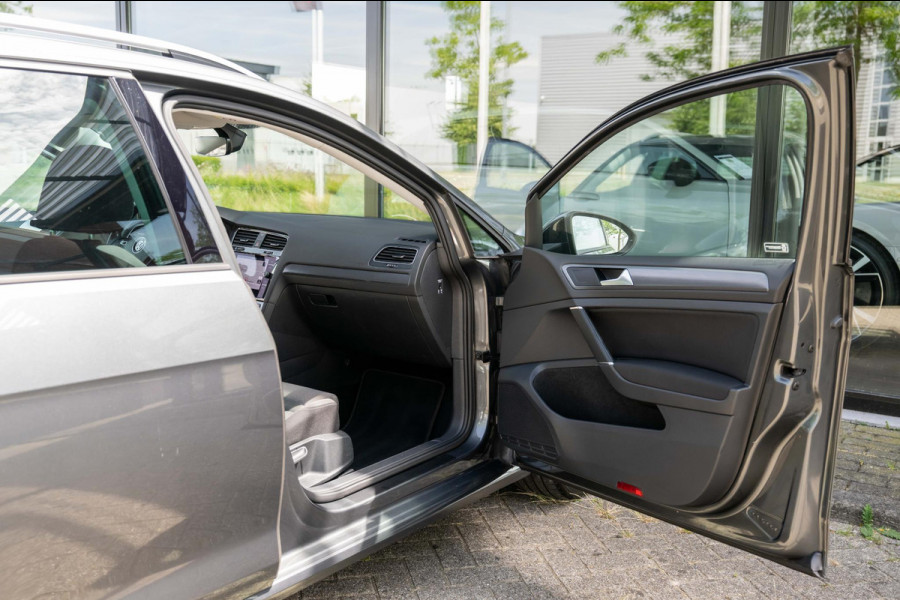Volkswagen Golf Variant 1.5 TSI Highline ACC Pano Massage Orig NL Auto