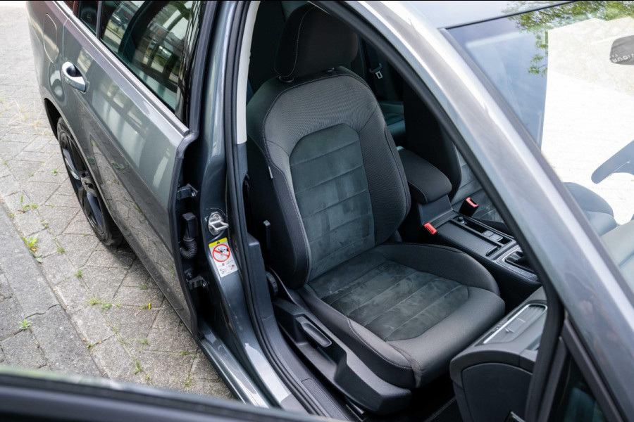 Volkswagen Golf Variant 1.5 TSI Highline ACC Pano Massage Orig NL Auto