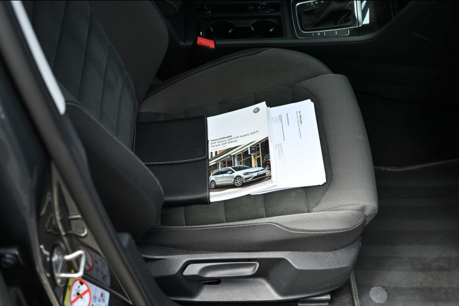 Volkswagen Golf Variant 1.5 TSI Highline ACC Pano Massage Orig NL Auto