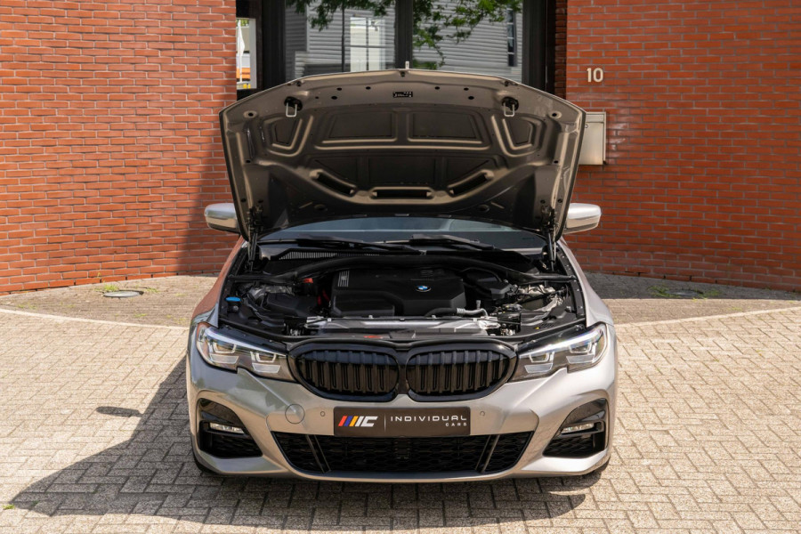 BMW 3-serie 320i Executive Edition M-Sport Head-Up Orig NL