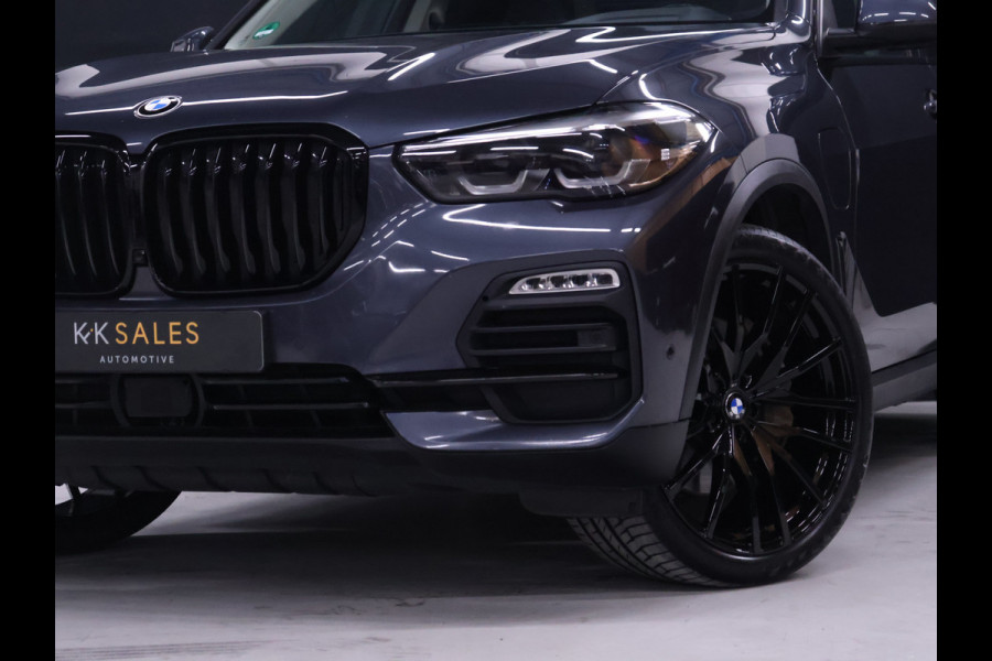 BMW X5 xDrive45e High Executive [SCHUIFDAK, HARMAN KARDON, TREKHAAK, LUCHTVERING, APPLE CARPLAY, ANDROID AUTO, MEMORY SEATS, M SPORT VELG, CAMERA, NIEUWSTAAT]