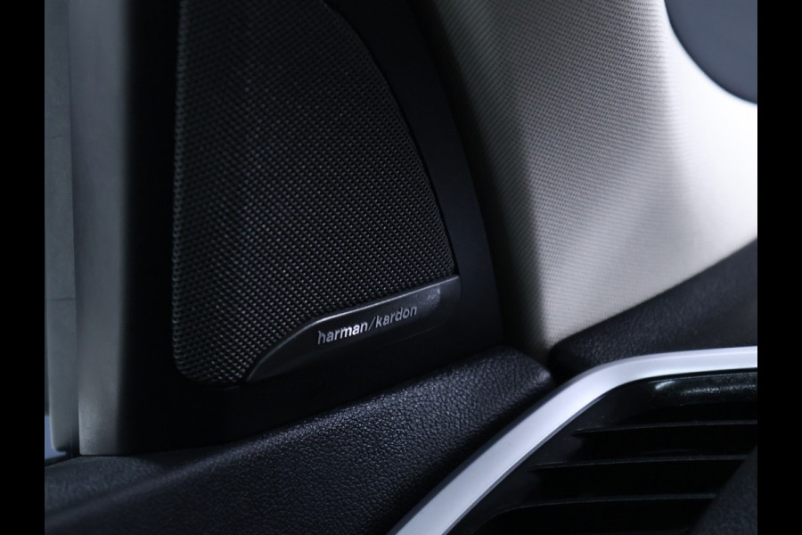 BMW X5 xDrive45e High Executive [SCHUIFDAK, HARMAN KARDON, TREKHAAK, LUCHTVERING, APPLE CARPLAY, ANDROID AUTO, MEMORY SEATS, M SPORT VELG, CAMERA, NIEUWSTAAT]