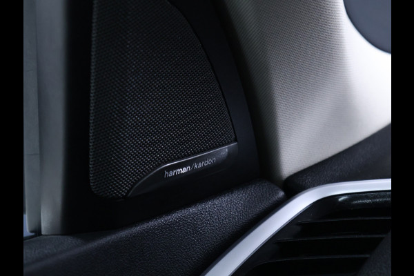 BMW X5 xDrive45e High Executive [SCHUIFDAK, HARMAN KARDON, TREKHAAK, LUCHTVERING, APPLE CARPLAY, ANDROID AUTO, MEMORY SEATS, M SPORT VELG, CAMERA, NIEUWSTAAT]