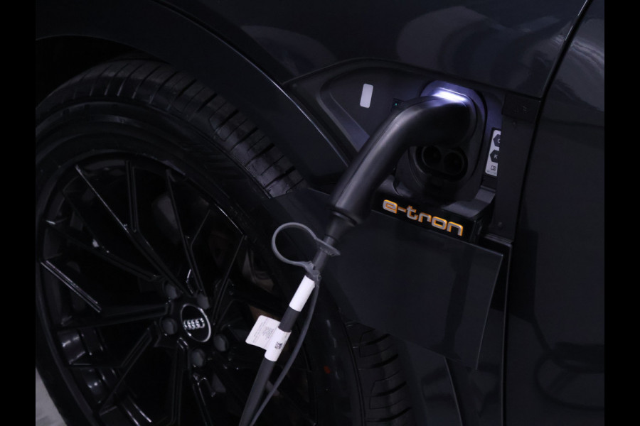 Audi e-tron Sportback 55 quattro edition 95 kWh [TREKHAAK, KOFFERKLEP ELEKTRISCH, CRUISE CONTROL, SCHAKELFLIPPERS, NIEUWSTAAT]