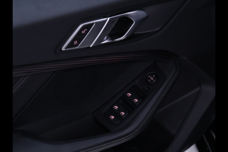 BMW 1-serie 118i Business Edition Plus M Sport [SCHUIFDAK, APPLE CARPLAY, ANDROID AUTO, CAMERA, STOELVERWARMING, LEDER, NIEUWSTAAT]