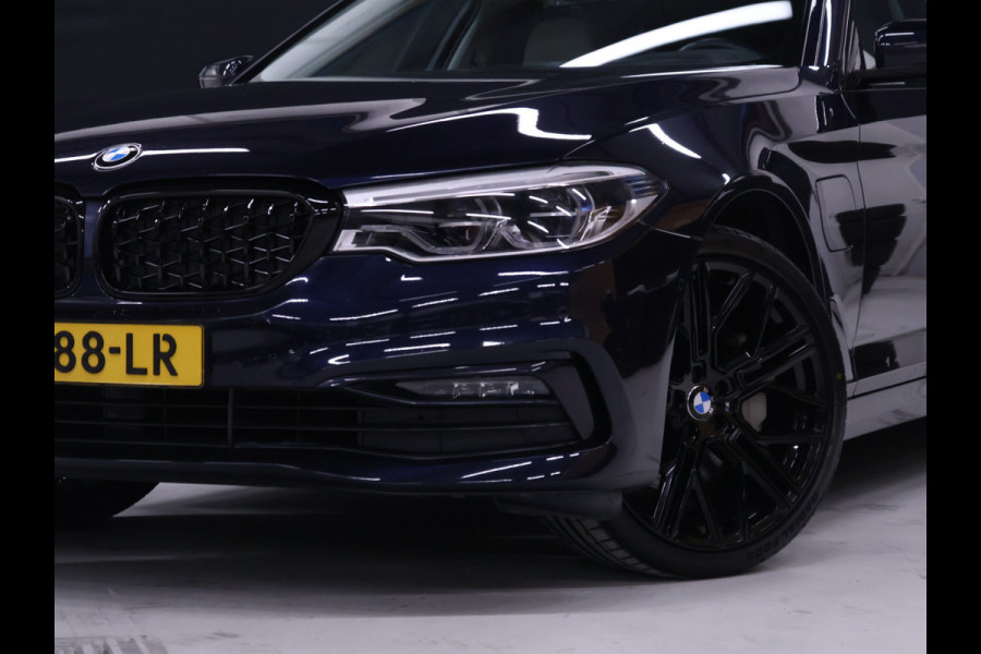 BMW 5 Serie 530e M Sport [APPLE CARPLAY, ANDROID AUTO, MEMORY SEATS, CAMERA, STOELVERWARMING, HEAD UP DISPLAY, NIEUWSTAAT]