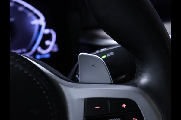 BMW 5 Serie 530e M Sport [APPLE CARPLAY, ANDROID AUTO, MEMORY SEATS, CAMERA, STOELVERWARMING, HEAD UP DISPLAY, NIEUWSTAAT]
