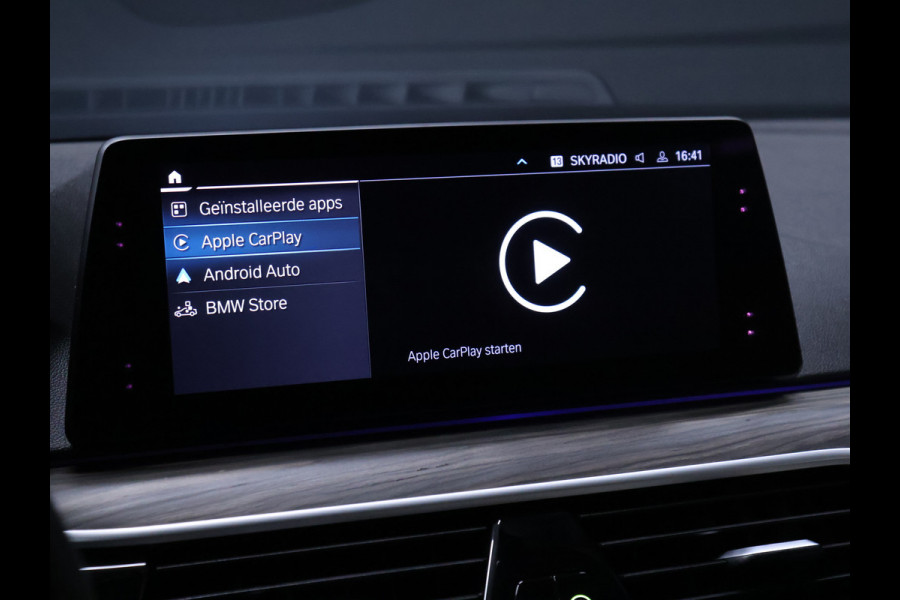 BMW 5 Serie 530e M Sport [APPLE CARPLAY, ANDROID AUTO, MEMORY SEATS, CAMERA, STOELVERWARMING, HEAD UP DISPLAY, NIEUWSTAAT]