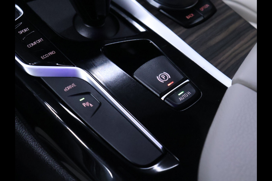 BMW 5 Serie 530e M Sport [APPLE CARPLAY, ANDROID AUTO, MEMORY SEATS, CAMERA, STOELVERWARMING, HEAD UP DISPLAY, NIEUWSTAAT]