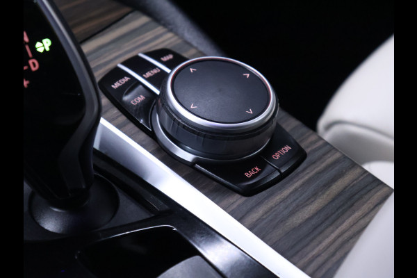 BMW 5 Serie 530e M Sport [APPLE CARPLAY, ANDROID AUTO, MEMORY SEATS, CAMERA, STOELVERWARMING, HEAD UP DISPLAY, NIEUWSTAAT]