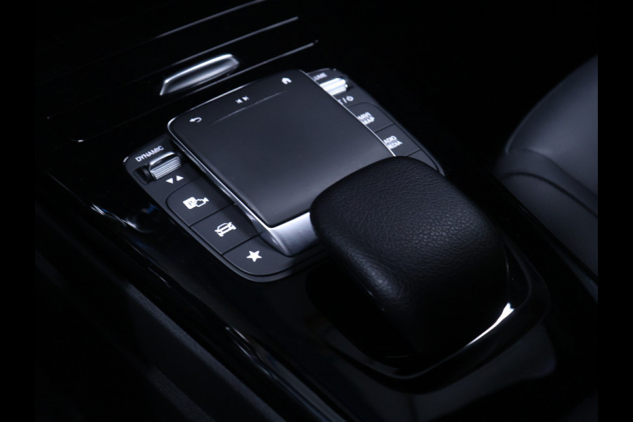 Mercedes-Benz CLA-Klasse 180 Business Solution Luxury [SFEERVERLICHTING, APPLE CARPLAY, ANDROID AUTO, CAMERA, STOELVERWARMING, VOL LEDER, NIEUWSTAAT]