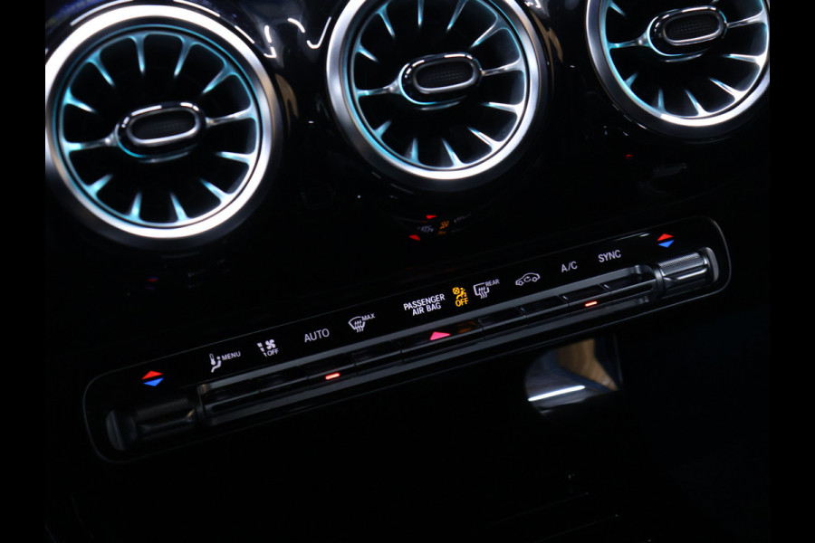 Mercedes-Benz CLA-Klasse 180 Business Solution Luxury [SFEERVERLICHTING, APPLE CARPLAY, ANDROID AUTO, CAMERA, STOELVERWARMING, VOL LEDER, NIEUWSTAAT]