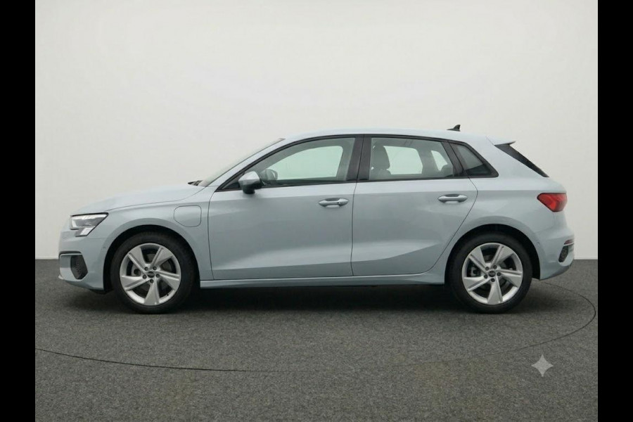 Audi A3 Sportback 40 TFSI e S edition 204pk | Private Lease € 718,00 per maand* | Navigatie | Parkeercamera | Navigatie | S-line interieur | Verlengde garantie |