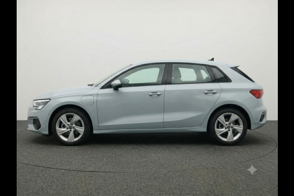 Audi A3 Sportback 40 TFSI e S edition 204pk | Private Lease € 718,00 per maand* | Navigatie | Parkeercamera | Navigatie | S-line interieur | Verlengde garantie |