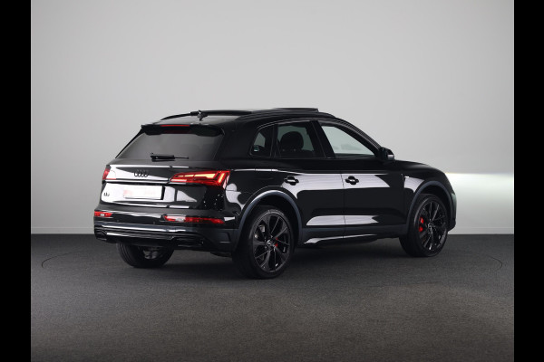Audi Q5 55 TFSI e S edition Competition 367pk | Panoramadak | Head Up Display | lederen bekleding | 21 inch Lichtmetalen velgen |